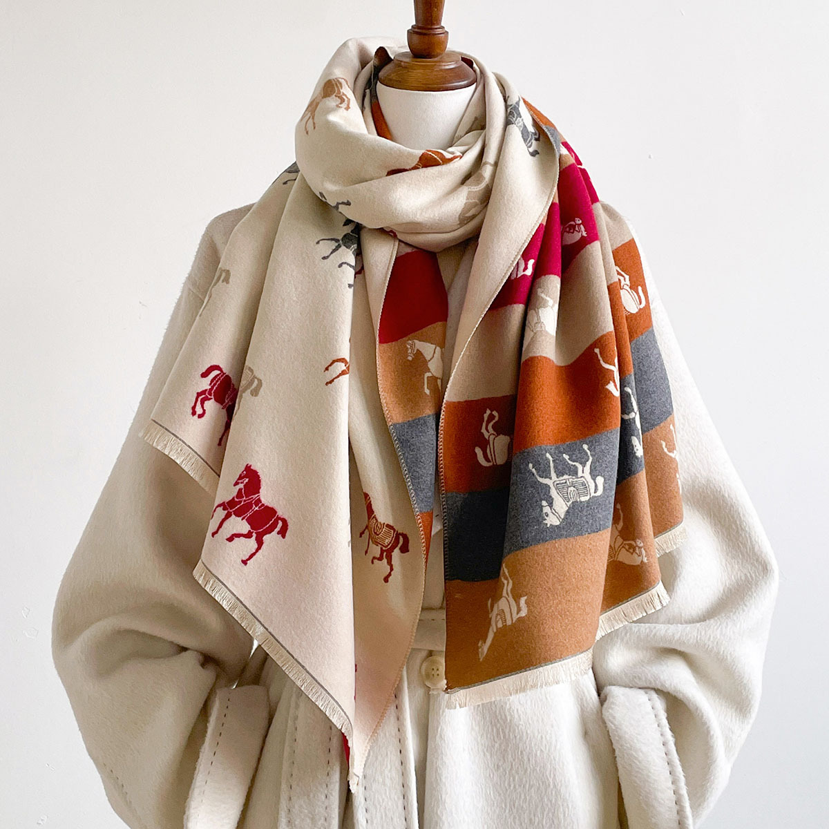 Sciarpa Autunno Inverno da Don - Woven Scarf Blanket recensione e prezzo