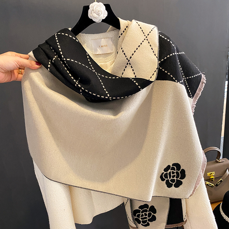 Sciarpa Invernale da Donna, St - Woven Scarf Blanket recensione e prezzo