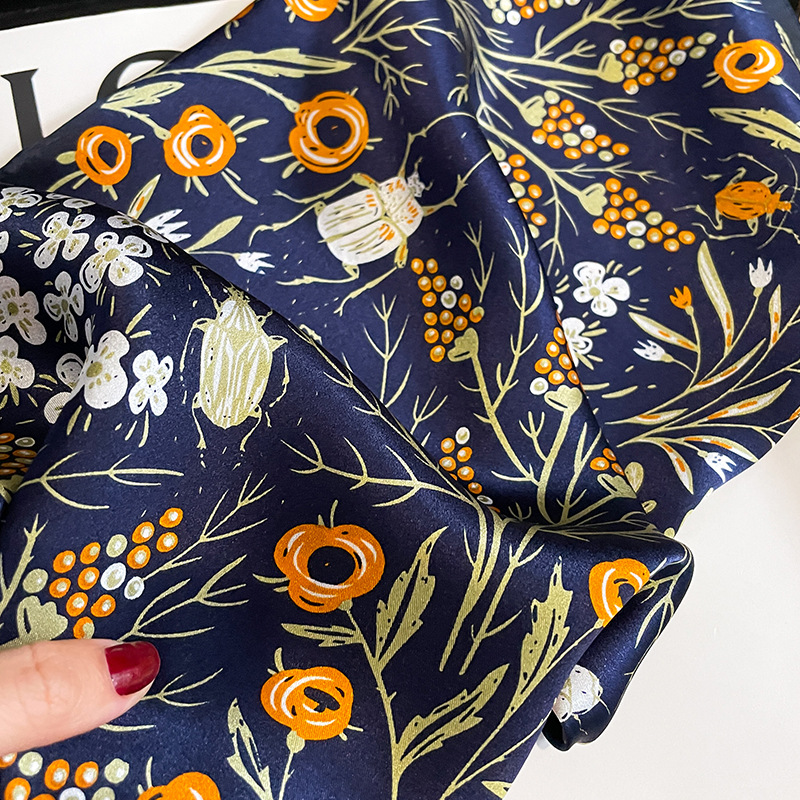 Sciarpa Quadrata in Raso di Se - Scarf Silk Square recensione e prezzo