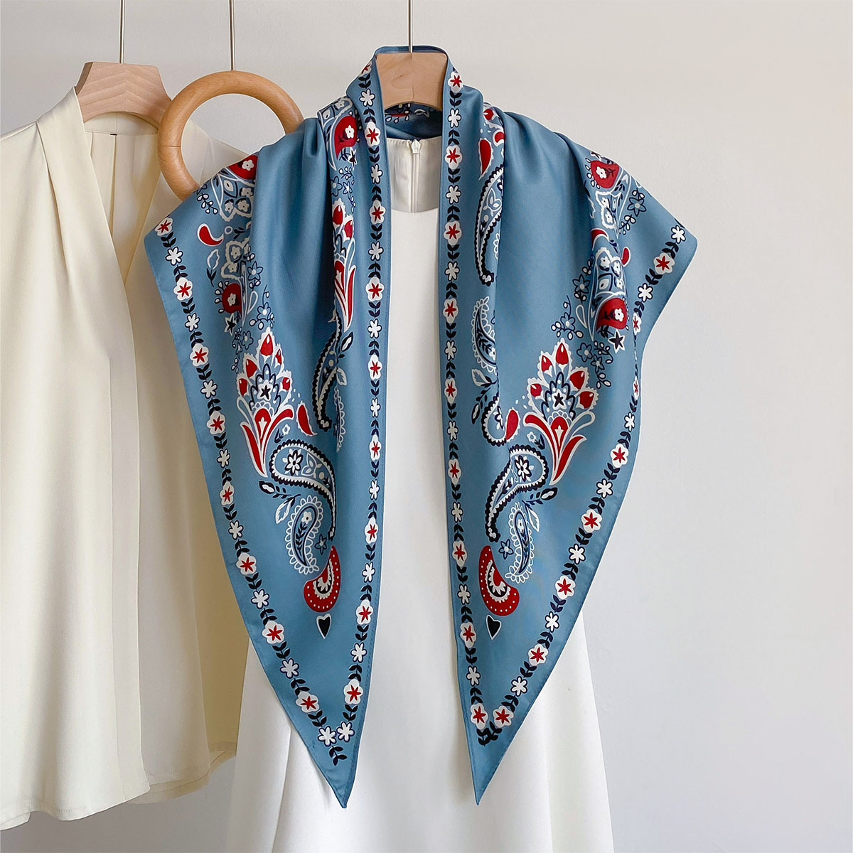 Nuovo Elegante Foulard Triango - Face Scarf Mask recensione e prezzo